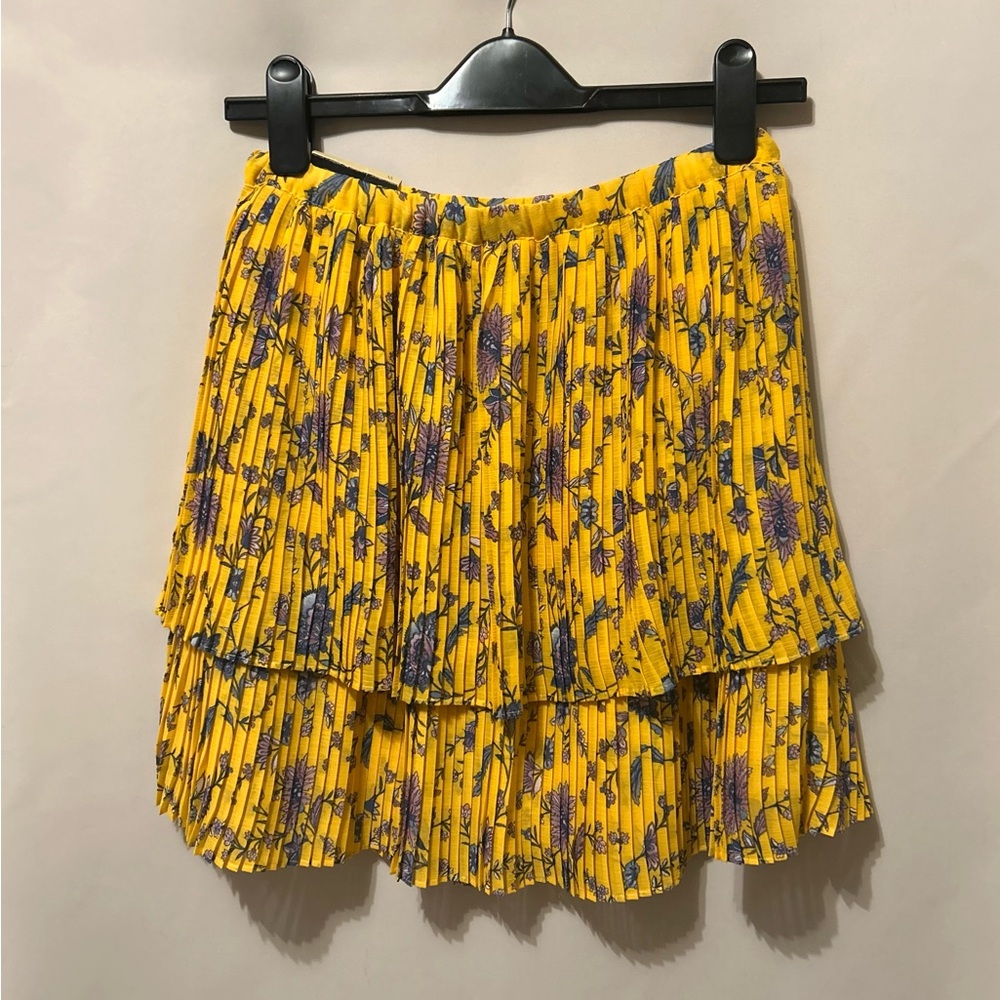 Banana Republic pleated skirt